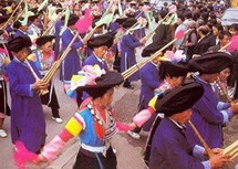   национальный праздник  8-е апреля  в провинции гуйчжоу